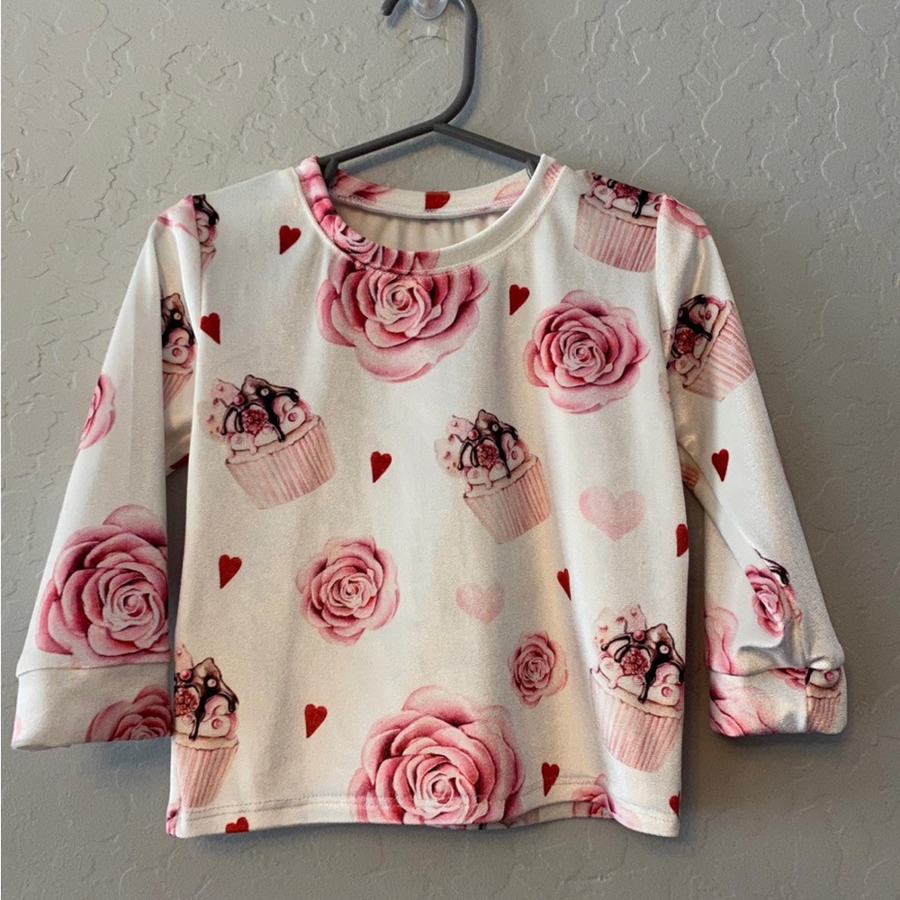 Sugarplum lane baby small shop velvet Valentine’s Day sweatshirt size 2T